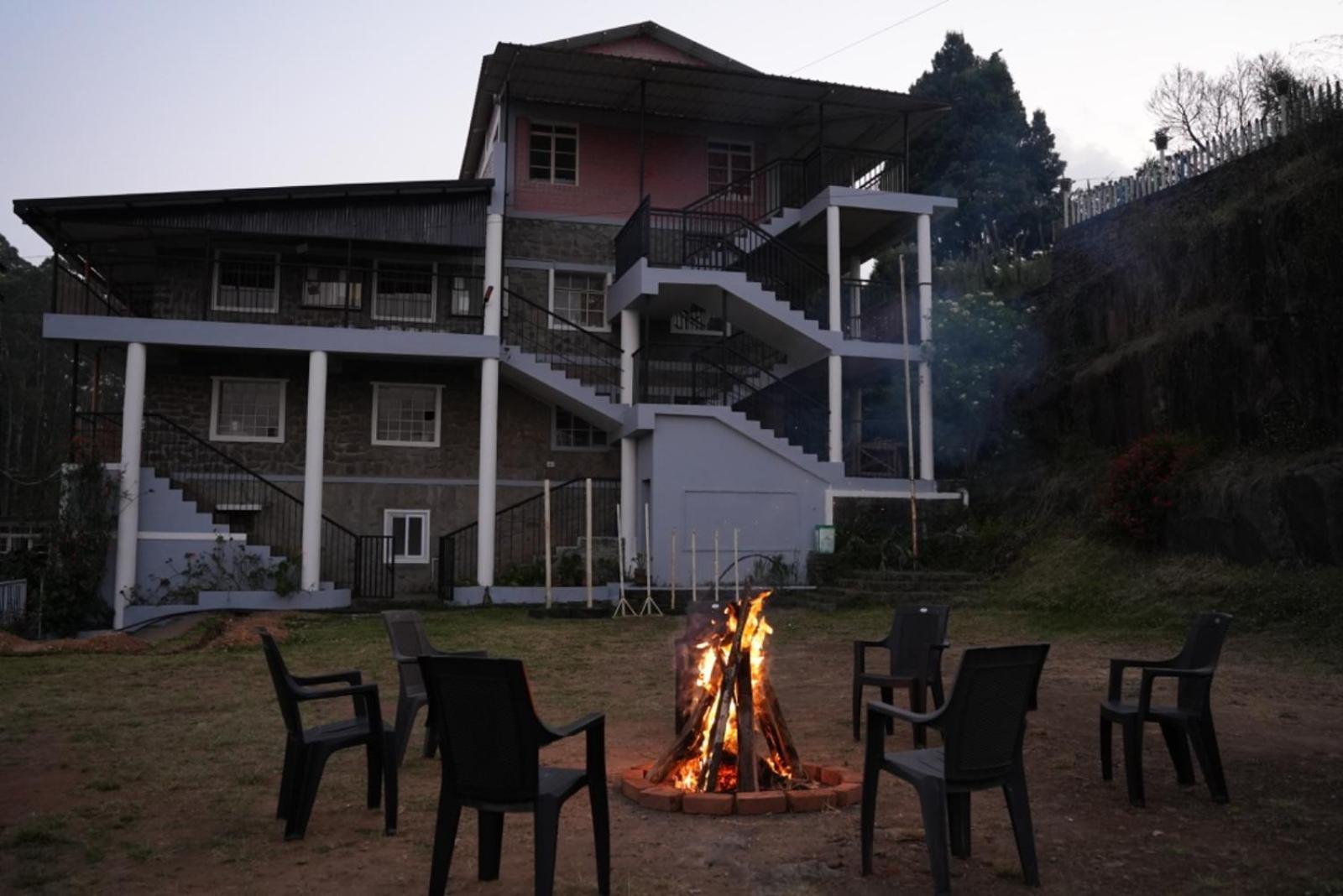 Aura Crimson Vistas Hotel Kodaikanal Exterior photo